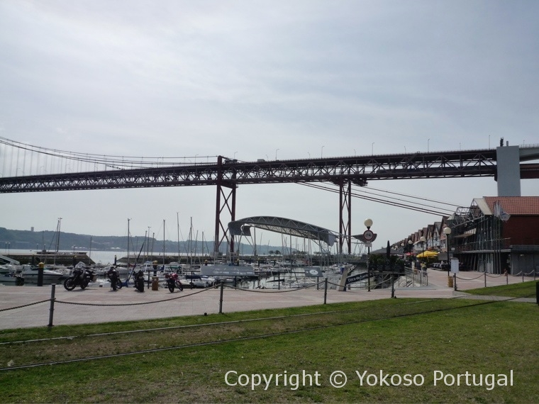 4月25日橋 4月25日橋